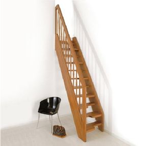 straight staircase / wooden frame / wooden steps / without risers