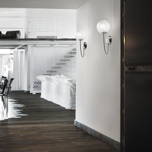 contemporary wall light