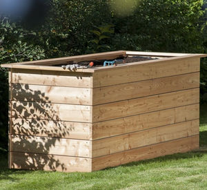 larch garden planter