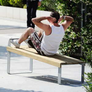 outdoor sit-up bench