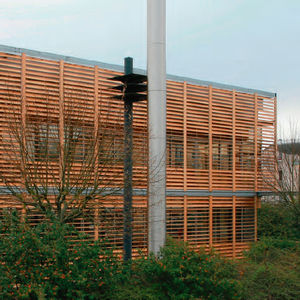 wooden solar shading / for facades / orientable / vertical