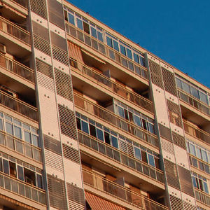 wooden solar shading / for facades / orientable / vertical