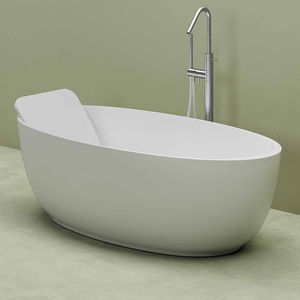 oval bathtub 1