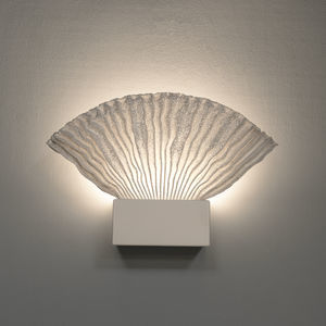 contemporary wall light