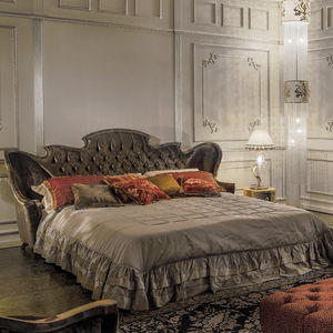 double bed / New Baroque design / upholstered / with upholstered headboard