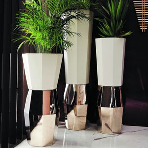 traditional vase / ceramic