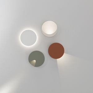 contemporary wall light