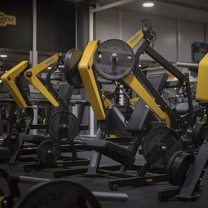 chest press weight training machine 1