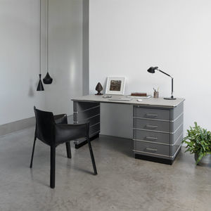 free-standing desk 1