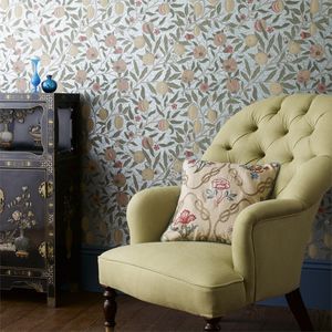 traditional wallpaper / nature pattern / fabric look / green
