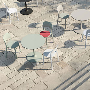 contemporary garden chair 1