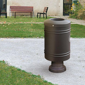 public trash can