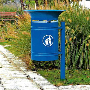 public trash can