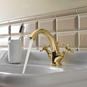 double-handle washbasin mixer tap 1