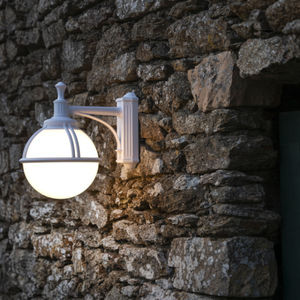 contemporary wall light 1