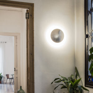 contemporary wall light