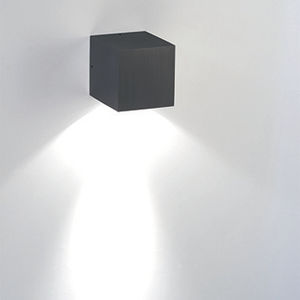 contemporary wall light