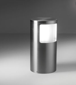 garden bollard light