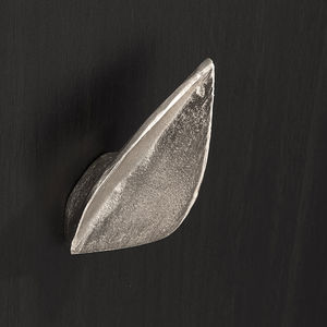 traditional furniture knob
