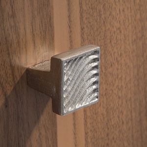 traditional furniture knob