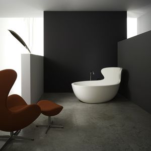 free-standing bathtub