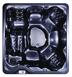 built-in hot tub / square / 6-person