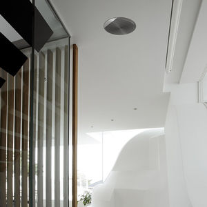 built-in speaker / aluminium
