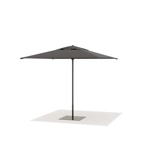 mast-centered parasol