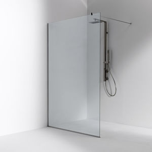fixed shower screen