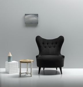 traditional fireside chair / fabric / leather / wing