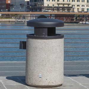 public trash can