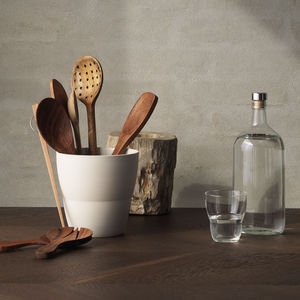 ceramic cup / storage