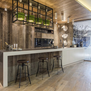 wooden wall-covering