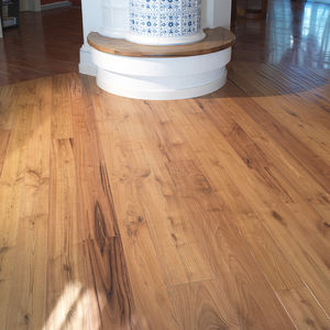 solid parquet floor / glued / chestnut / aged