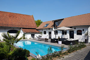 custom swimming pool 1