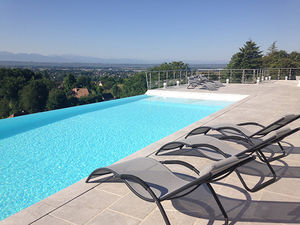 overflow swimming pool 1
