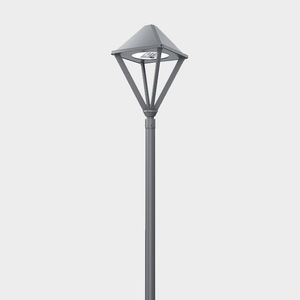 urban lamppost / contemporary / extruded aluminum / polycarbonate