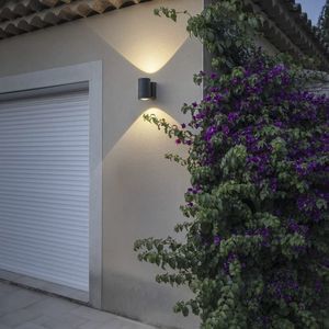 contemporary wall light