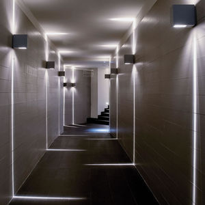 contemporary wall light