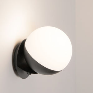 contemporary wall light