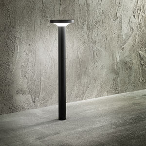 garden bollard light