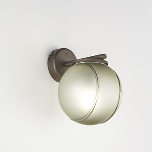 contemporary wall light