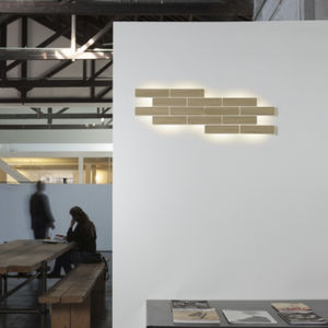 contemporary wall light