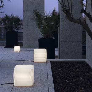 floor-standing lamp / contemporary / polyethylene / incandescent