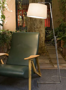 floor-standing lamp / contemporary / chromed metal / cotton