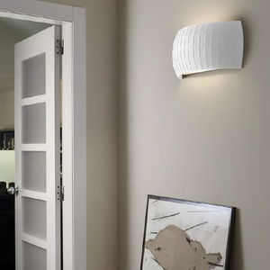 contemporary wall light
