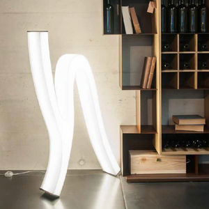 floor-standing lamp