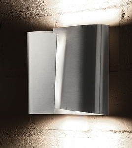 contemporary wall light