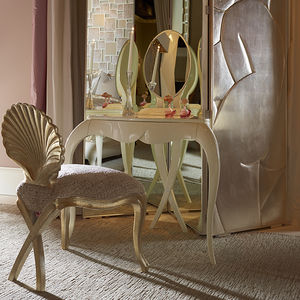 traditional dressing table