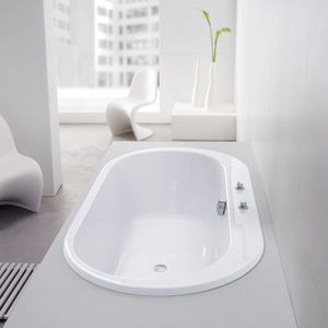oval bathtub / acrylic / whirlpool
